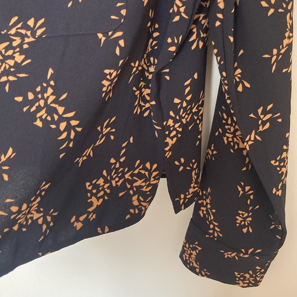 RW&CO Cropped Blouse - Picture 5 of 5